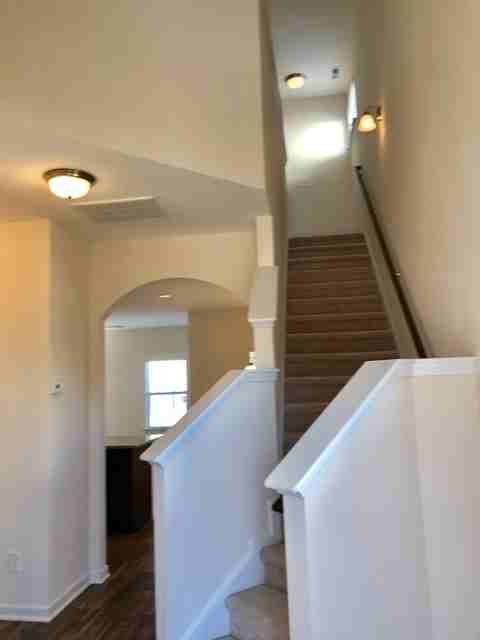 323 Bonhomme Ct - Photo 4 of 14