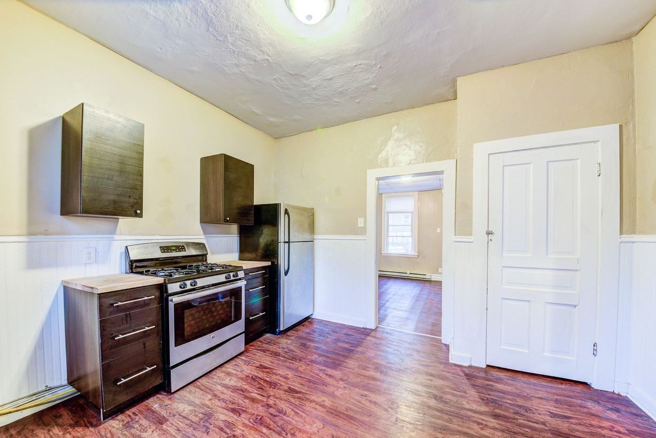 1927 Arlington Ave - Photo 4 of 11