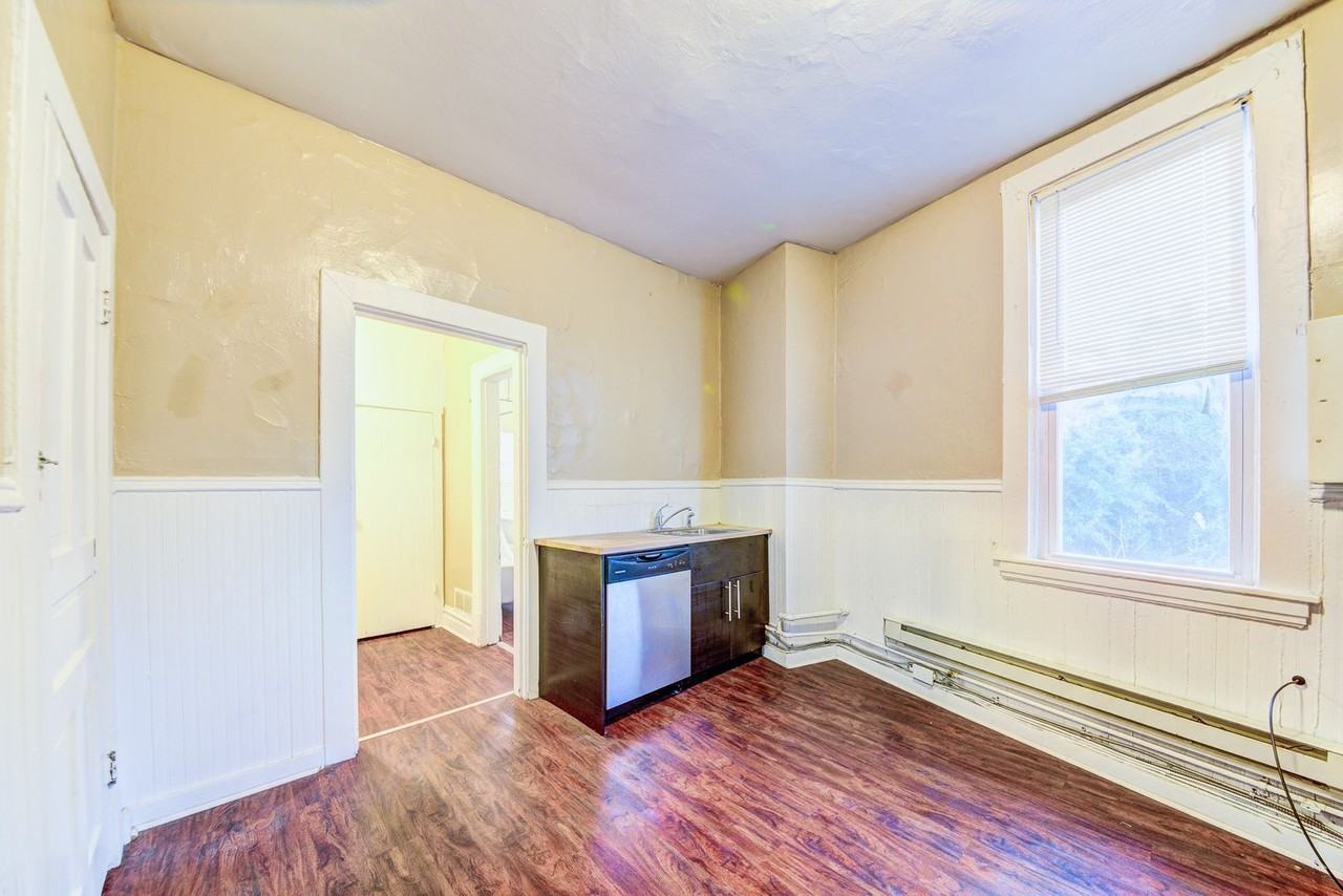 1927 Arlington Ave - Photo 5 of 11