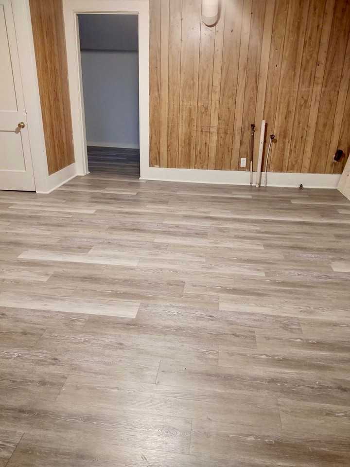 1127 N Avenue C - Photo 3 of 8