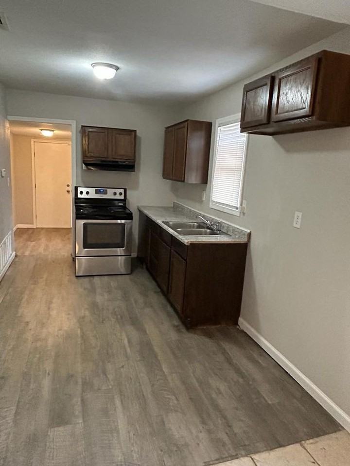 1539 Topping Ave - Photo 2 of 5