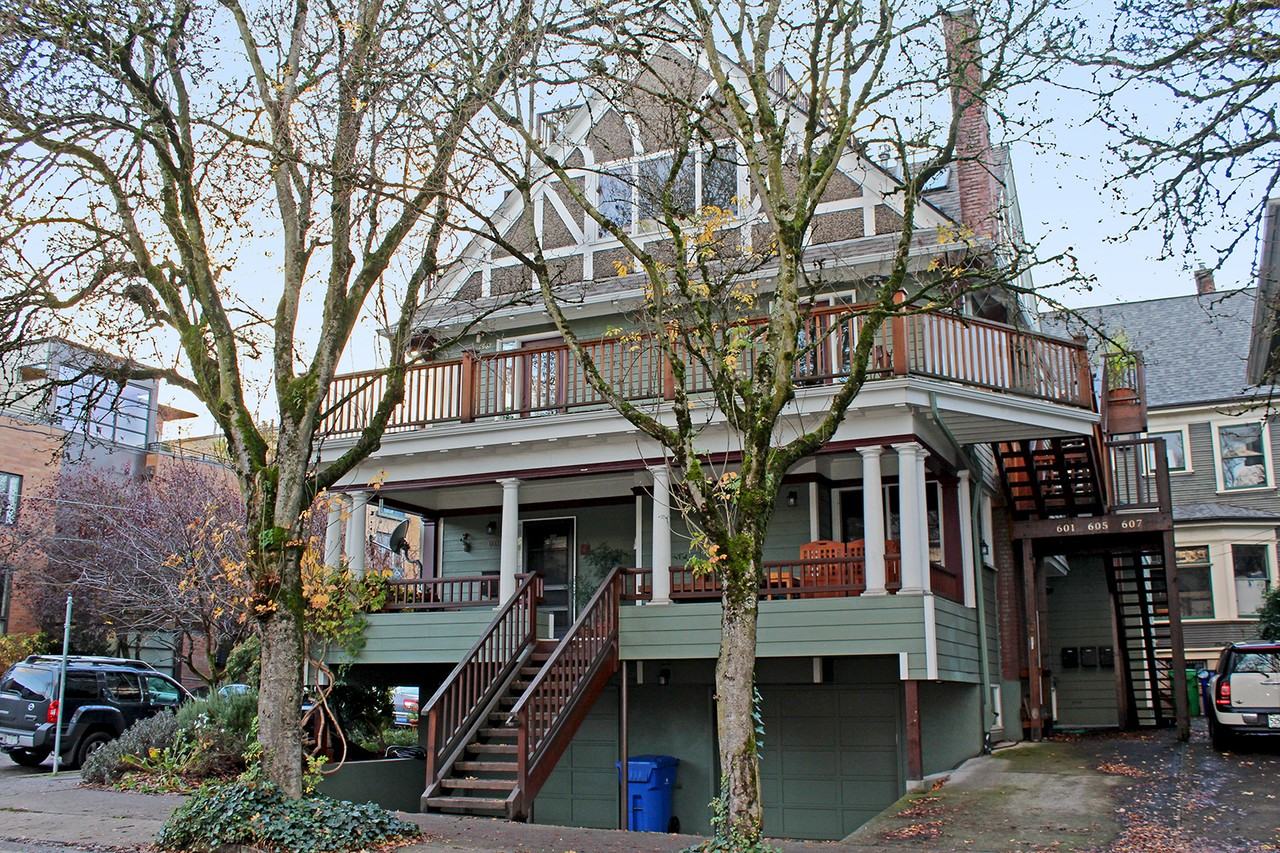 601 Nw 22nd Ave - Photo 3 of 18