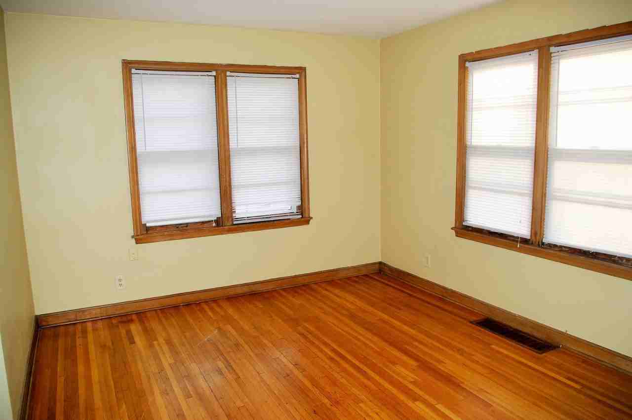 551 Michigan St - Photo 2 of 12