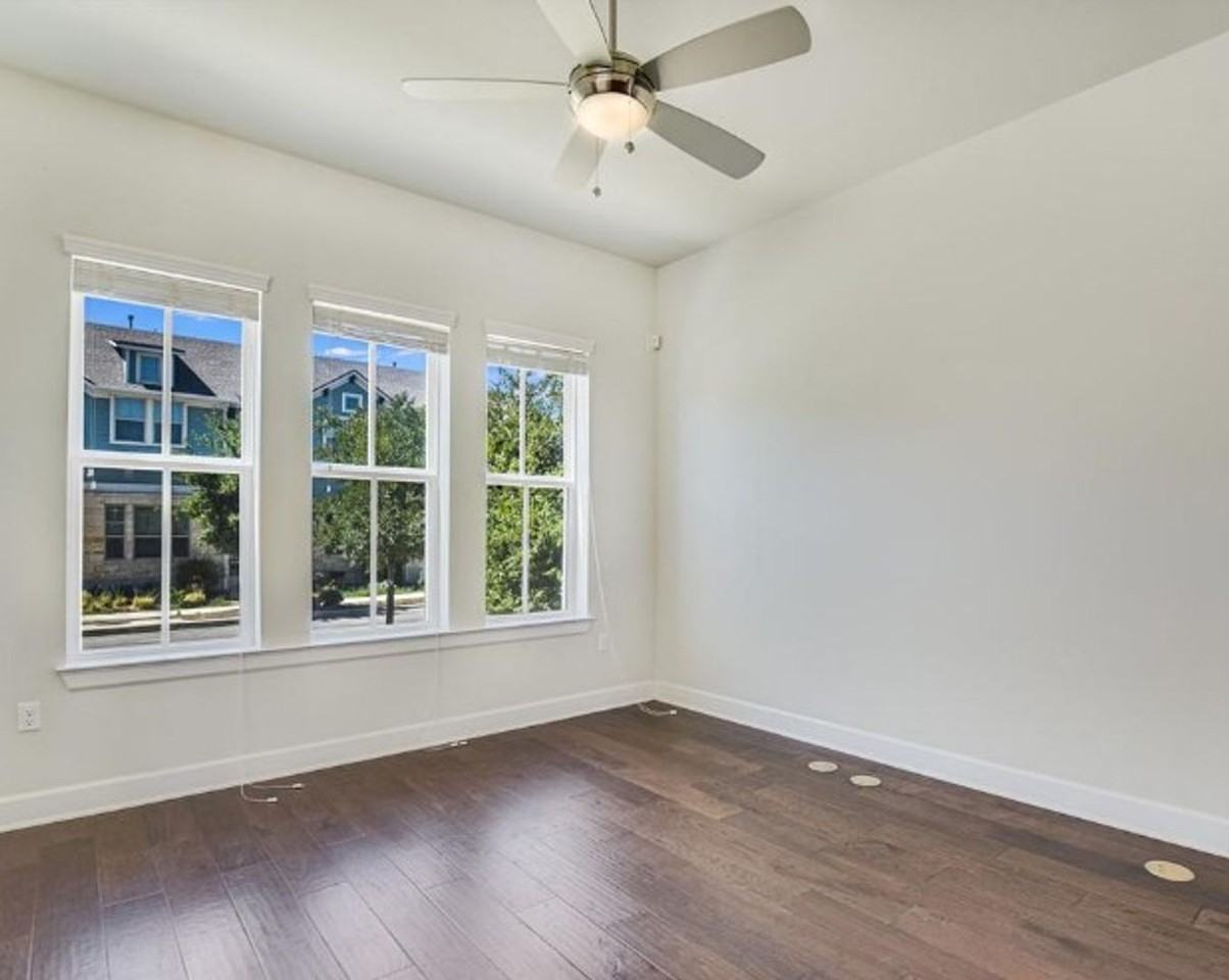 2704 Zach Scott St - Photo 3 of 11