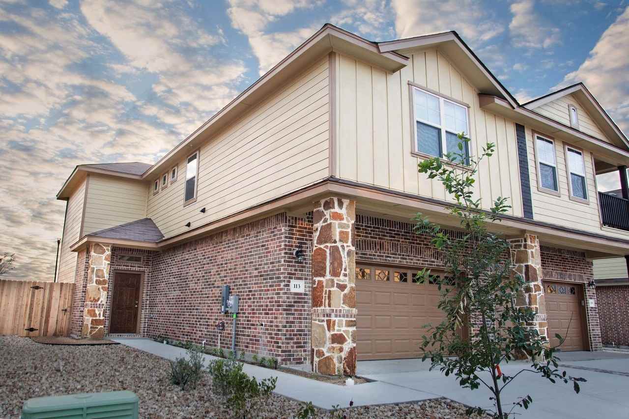 113 Lakeview Ct - Photo 2 of 21