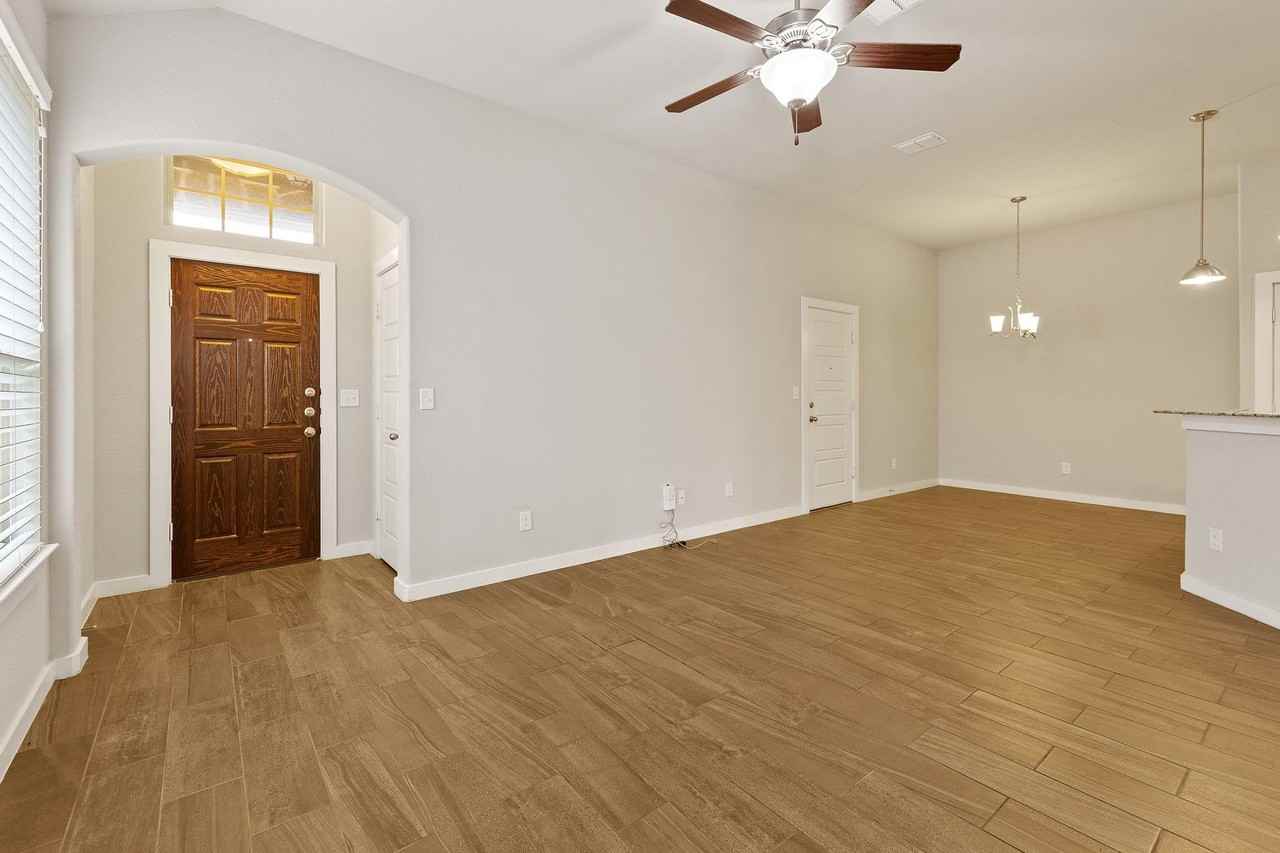 101 Calm Water Loop - Photo 4 of 8