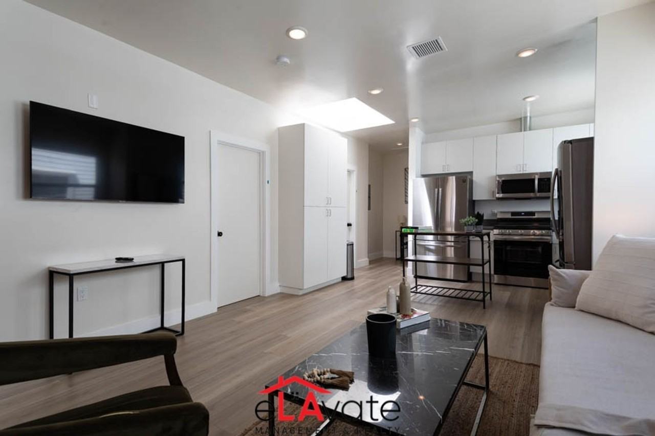 564 North Virgil Avenue - Photo 2 of 14