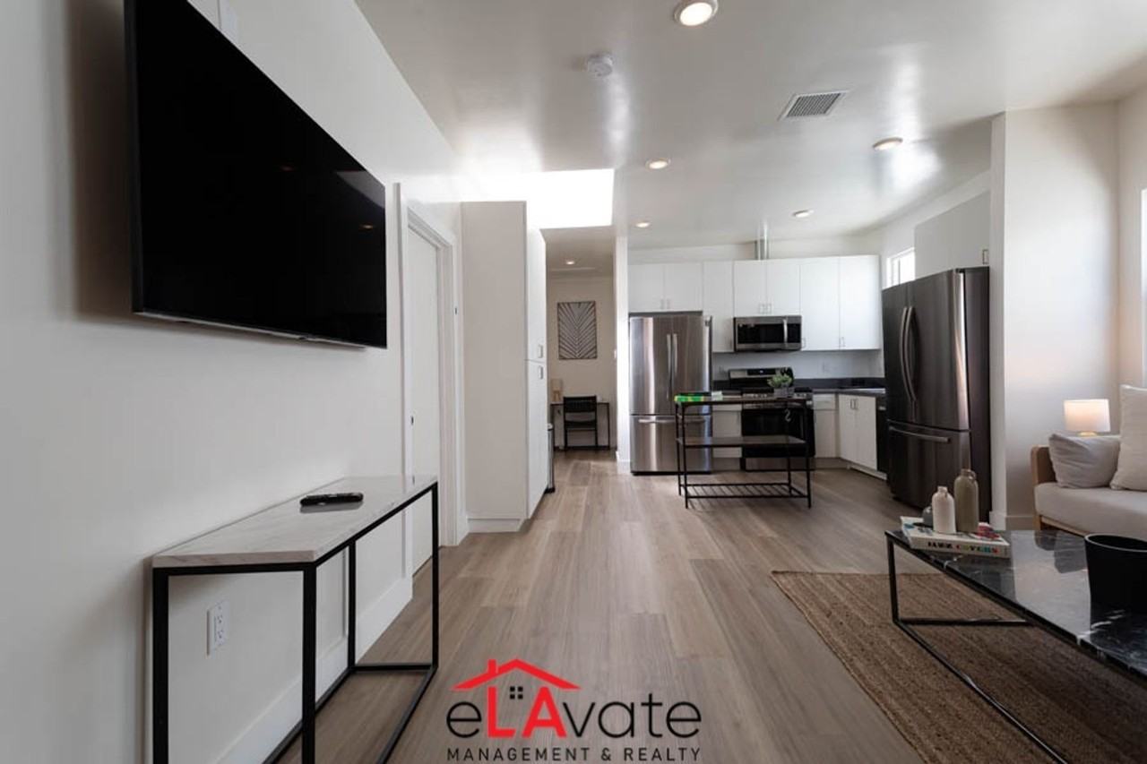 564 North Virgil Avenue - Photo 3 of 14