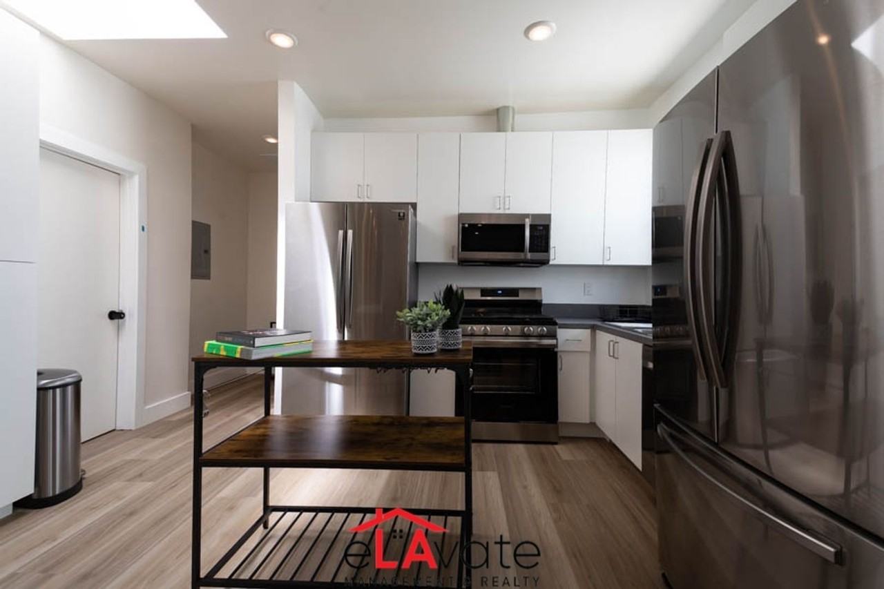 564 North Virgil Avenue - Photo 5 of 14