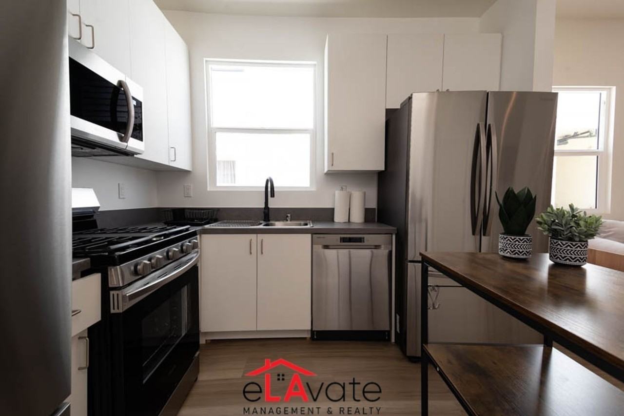 564 North Virgil Avenue - Photo 7 of 14