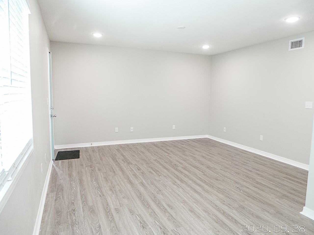 723 S Berthe Ave #222 - Photo 5 of 11