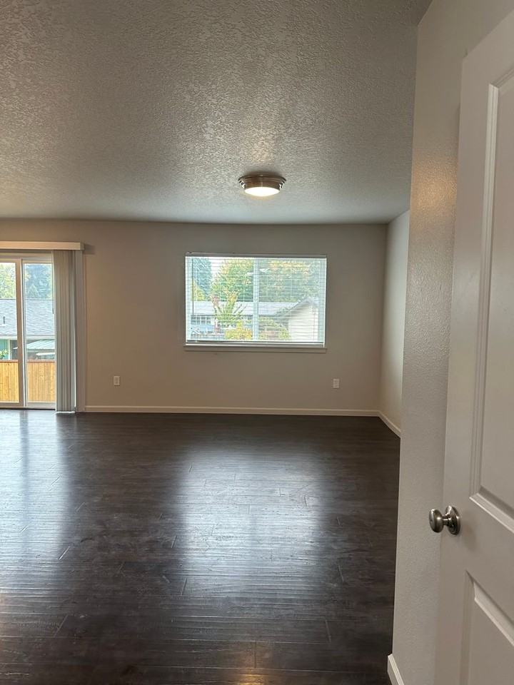 6247 Ne William R Carr St - Photo 3 of 25