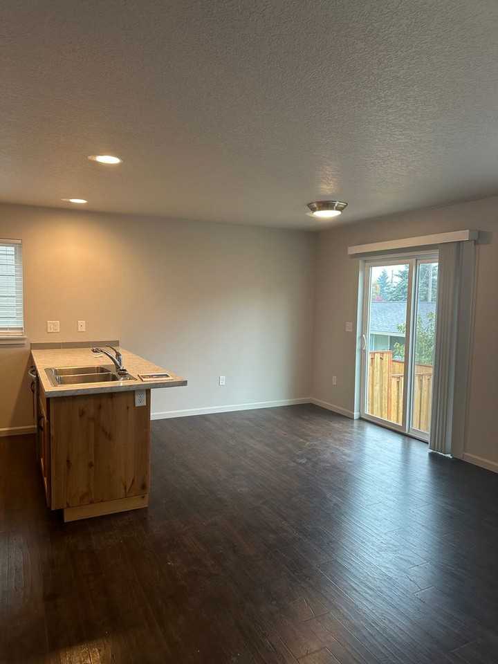 6247 Ne William R Carr St - Photo 5 of 25