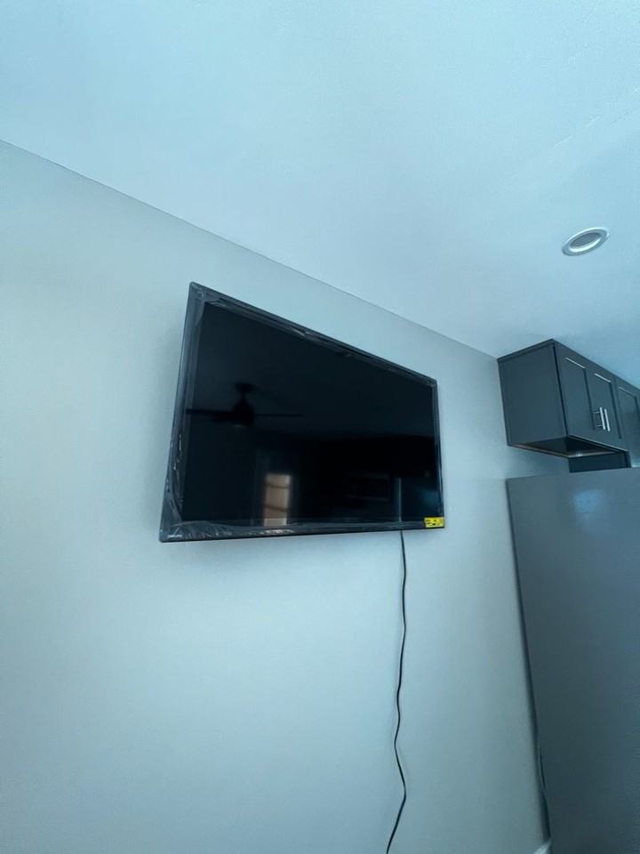 5050 54th St - Photo 5 of 15