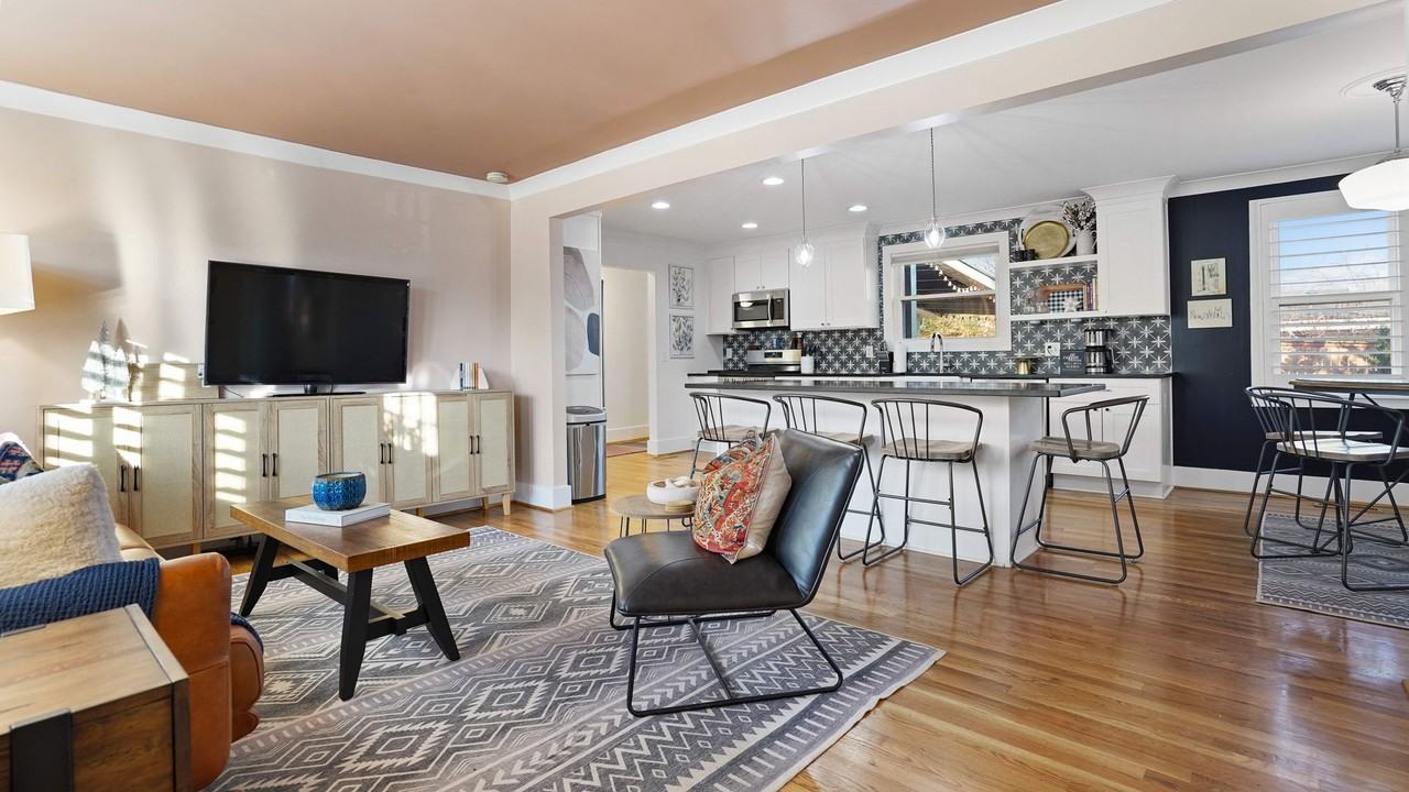 307 Avondale Dr - Photo 3 of 30