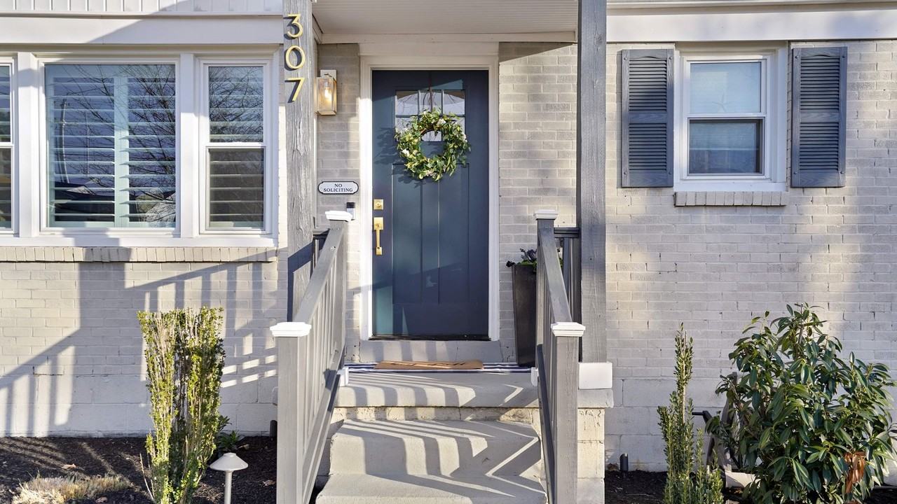 307 Avondale Dr - Photo 5 of 30