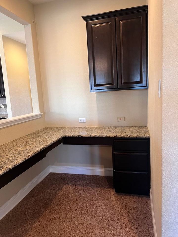 849 Olive Ln - Photo 4 of 21