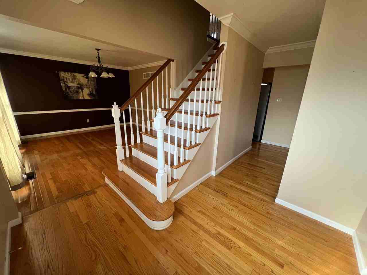 15605 Highcroft Dr - Photo 3 of 23