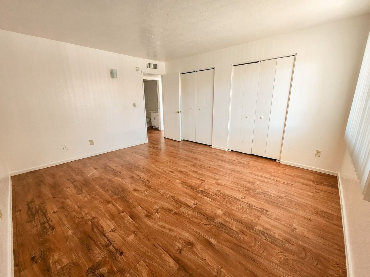 1622 N Beverly Ave #24 - Photo 7 of 10