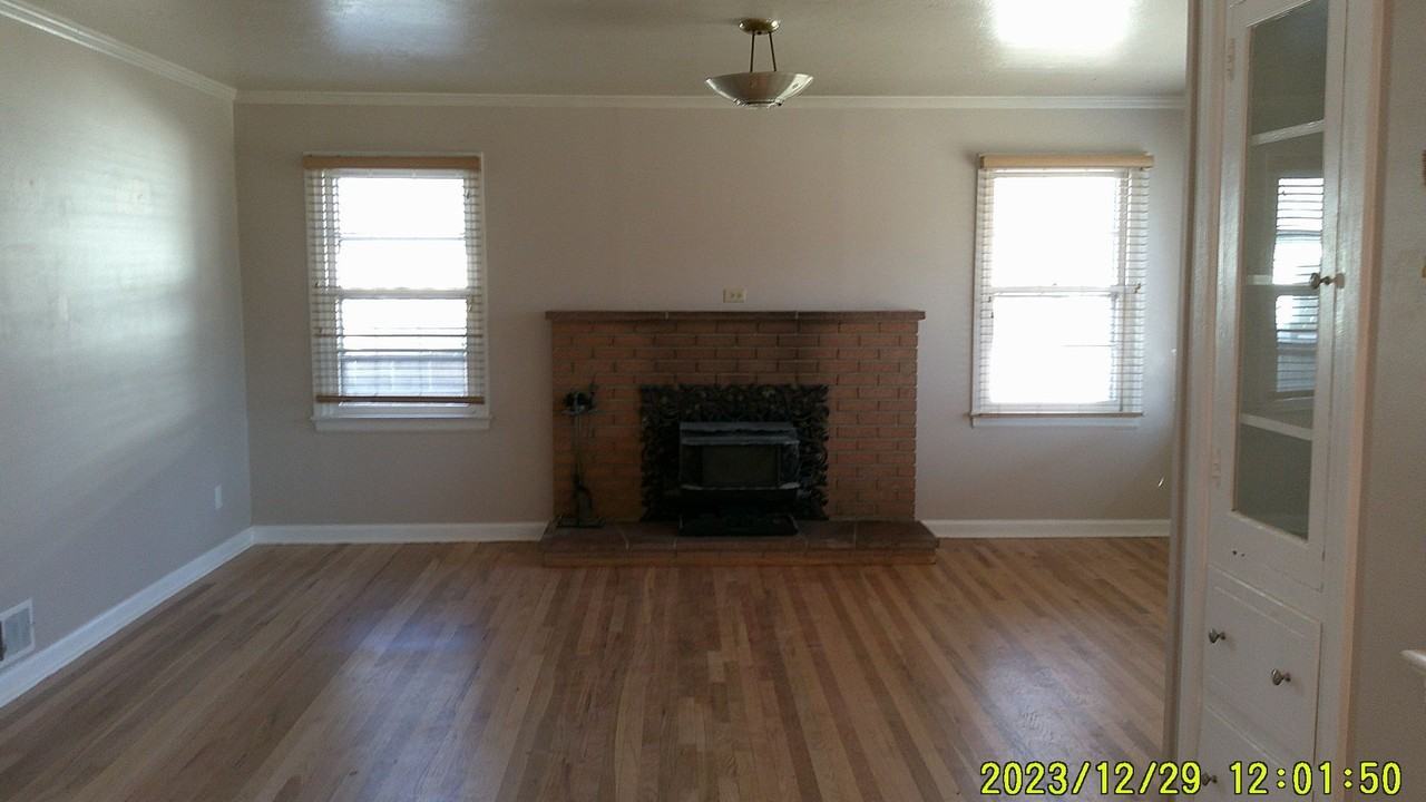 1615 S Longmont Ave - Photo 3 of 21