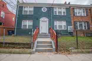 333 Parkland Pl Se - Photo 1 of 1
