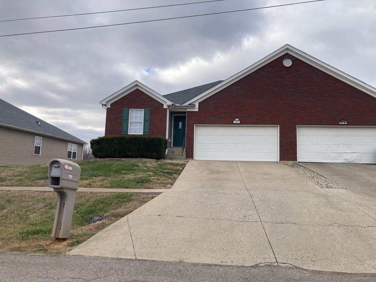 109 Kestrel Ct - Photo 2 of 39