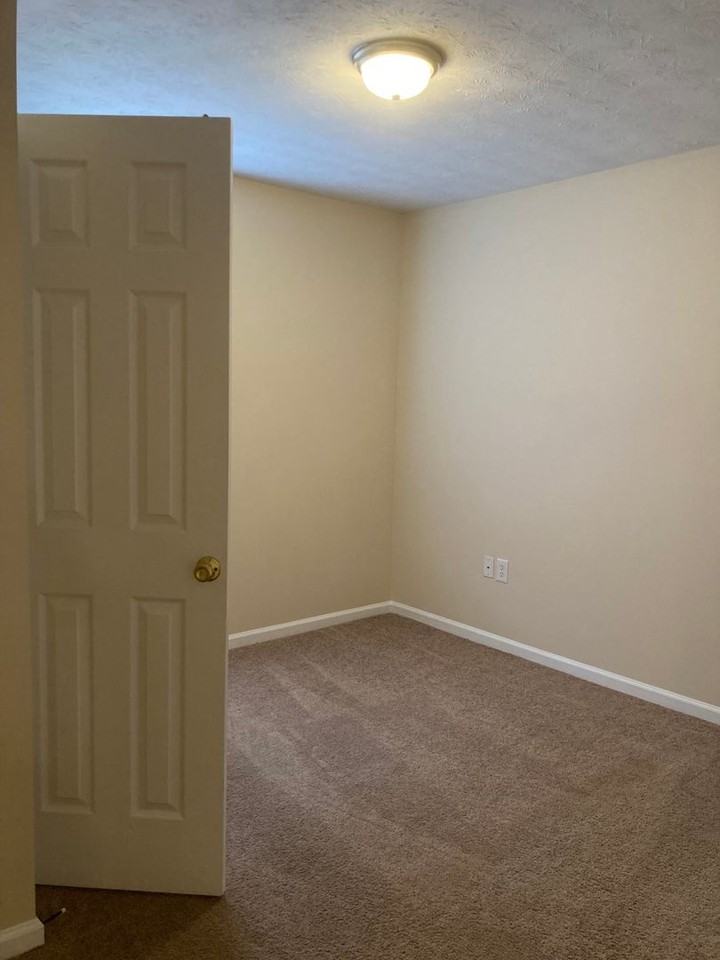 109 Kestrel Ct - Photo 5 of 39