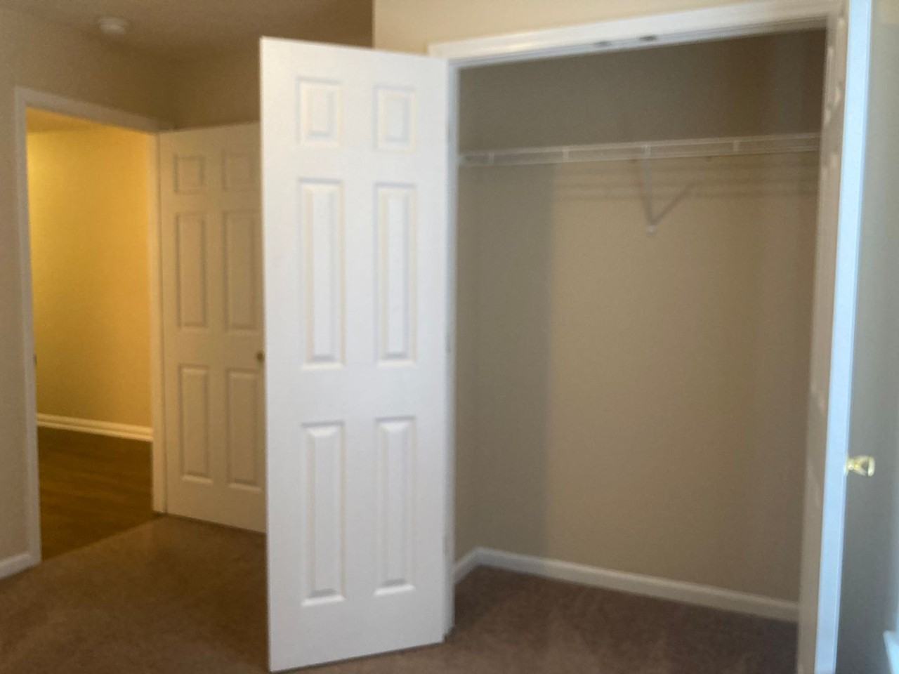 109 Kestrel Ct - Photo 6 of 39