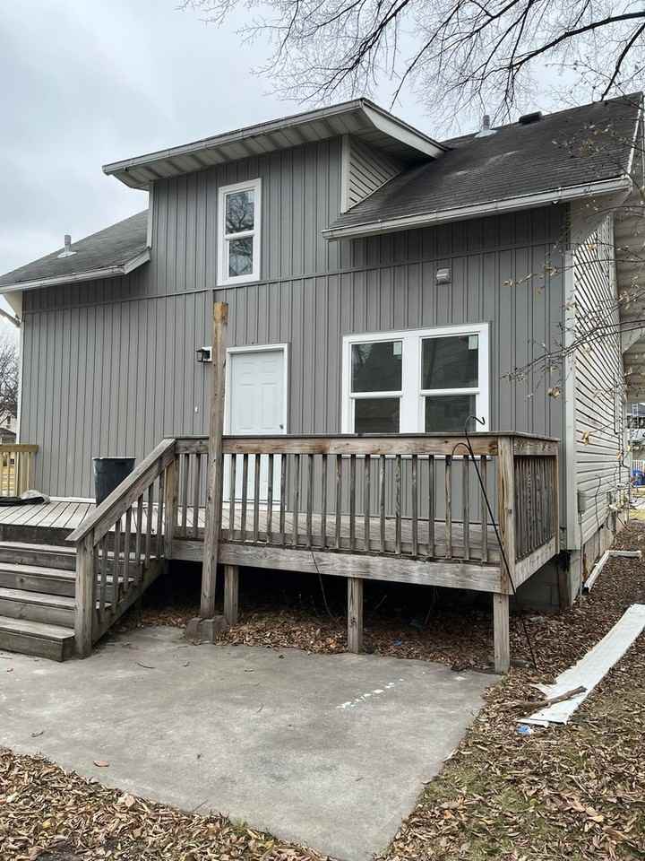 903 10th St N - Photo 2 of 19