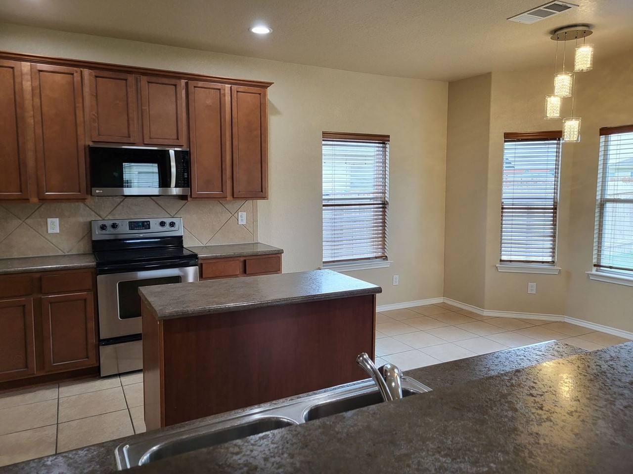 11035 Chicory Fld - Photo 3 of 22