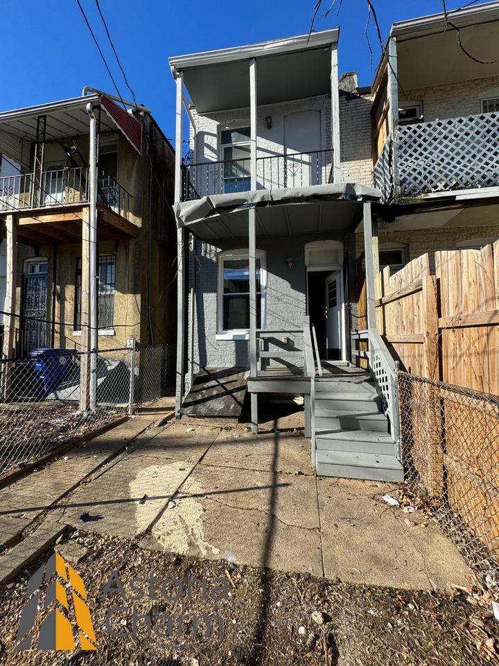 1137 Poplar Grove St - Photo 3 of 35