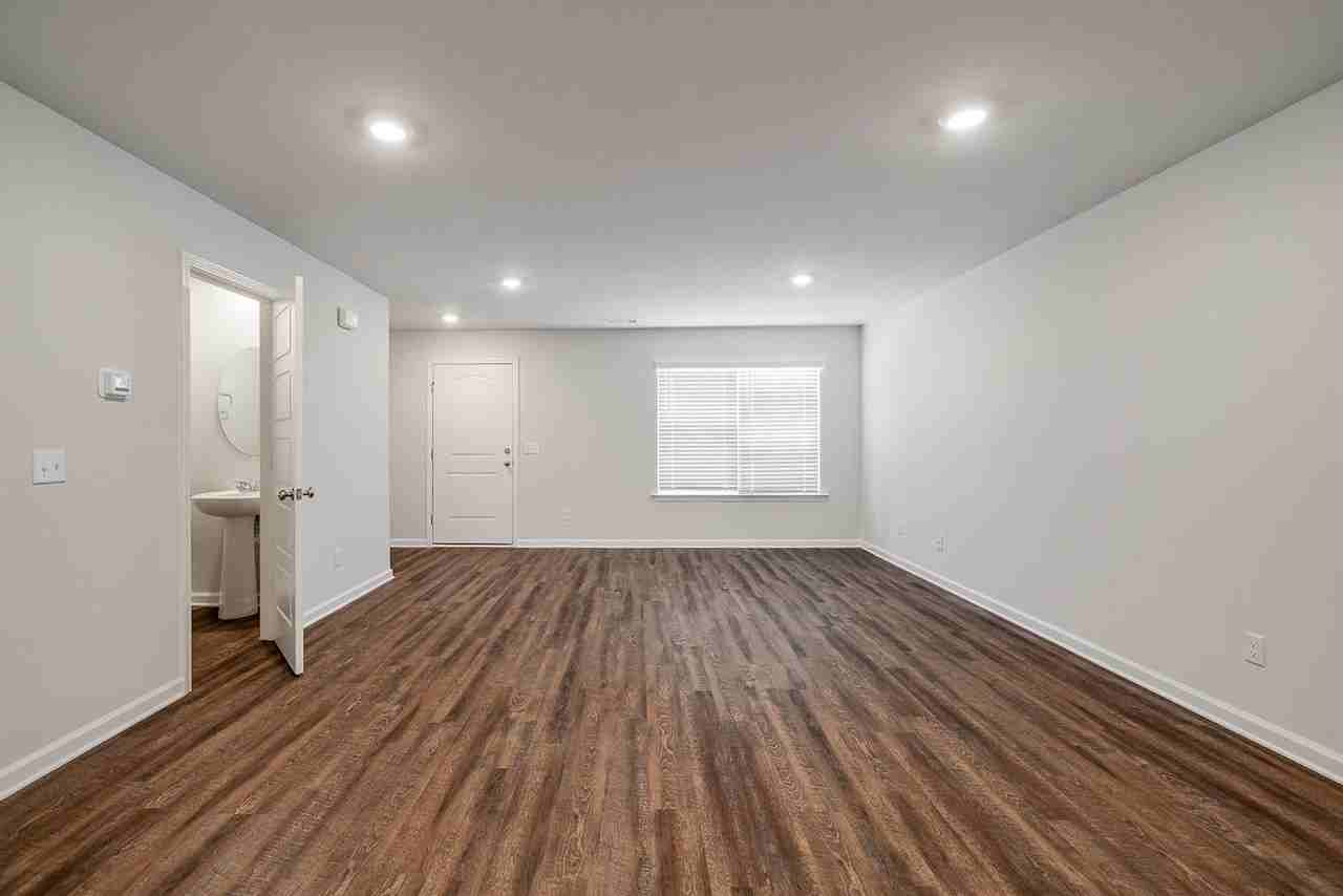 37 Red Robin Court - Photo 6 of 27