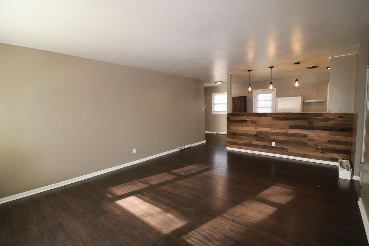 2424 Himes Rd - Photo 2 of 12