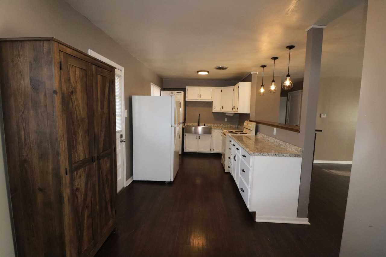 2424 Himes Rd - Photo 4 of 12