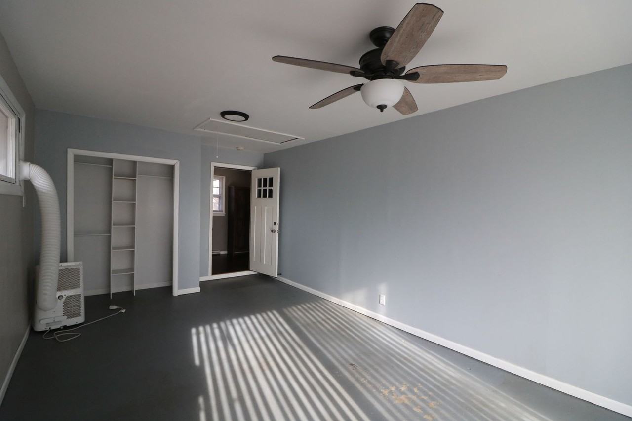 2424 Himes Rd - Photo 6 of 12