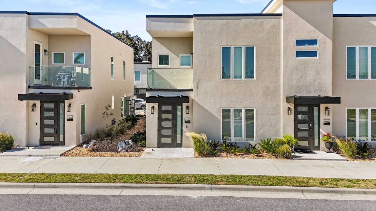 3304 Sw 49th Ter - Photo 4 of 37