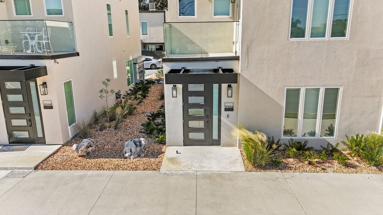 3304 Sw 49th Ter - Photo 3 of 37