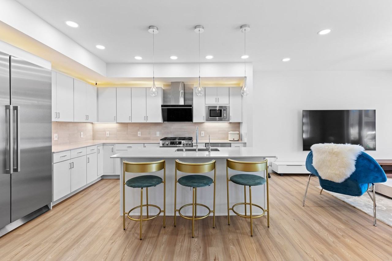 3304 Sw 49th Ter - Photo 5 of 37