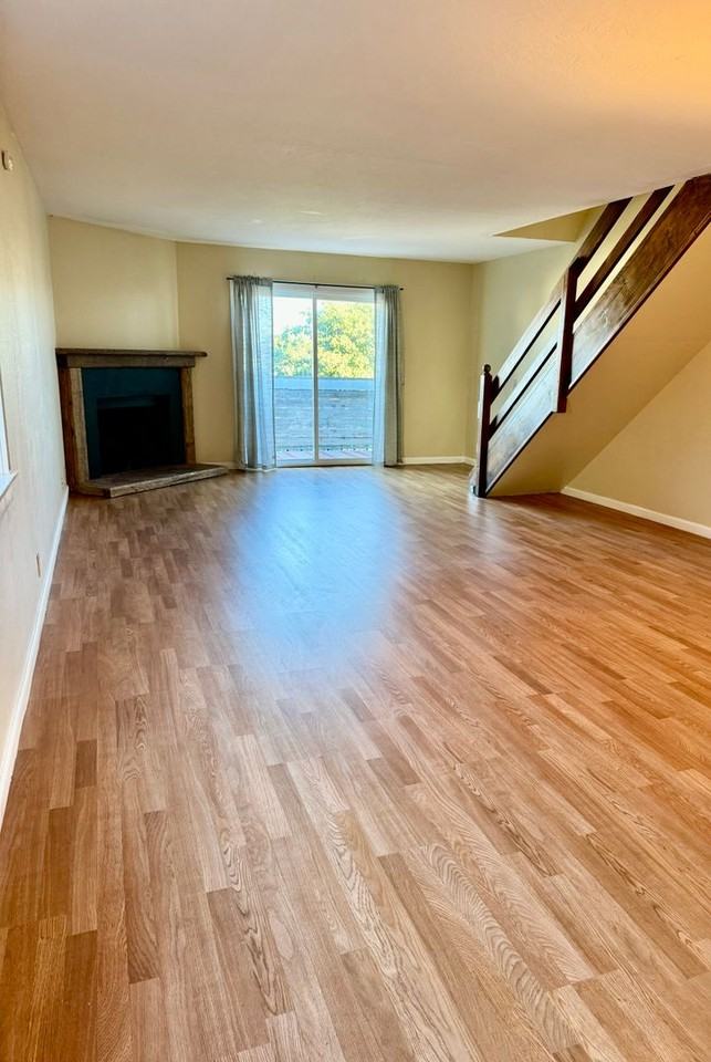 432 Tewksbury Ave - Photo 2 of 32