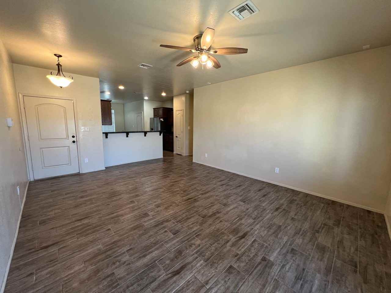 4548 S Jasmine Ave - Photo 4 of 26