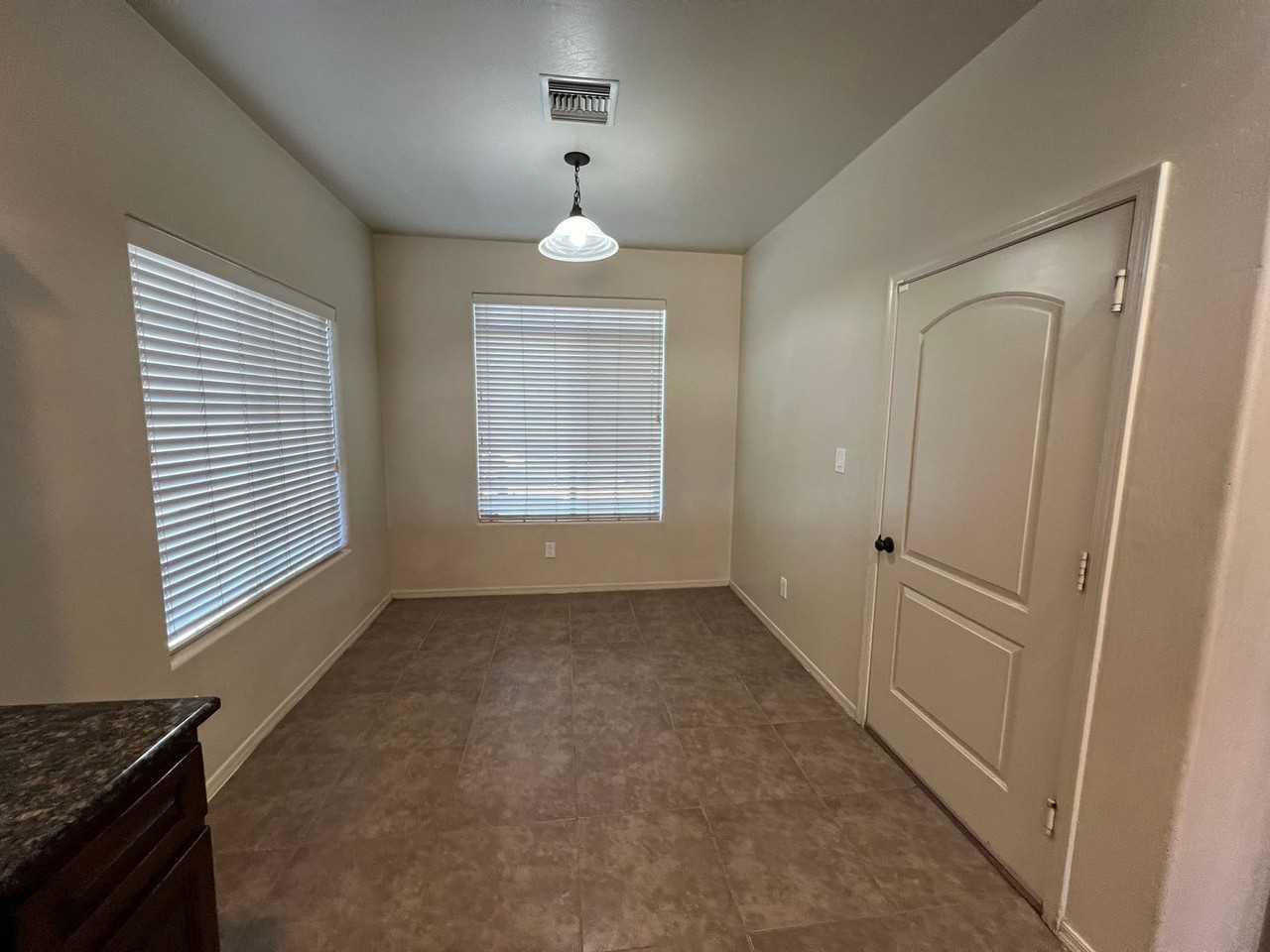 4548 S Jasmine Ave - Photo 7 of 26