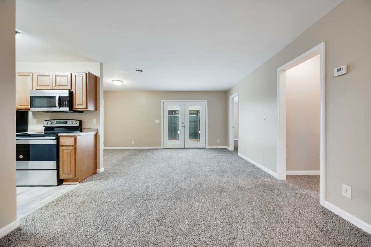 423 Plantation Ct - Photo 6 of 33