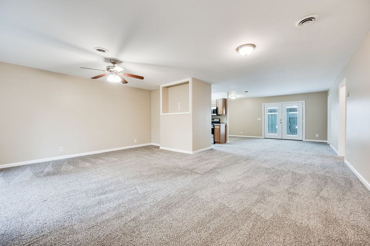 423 Plantation Ct - Photo 7 of 33