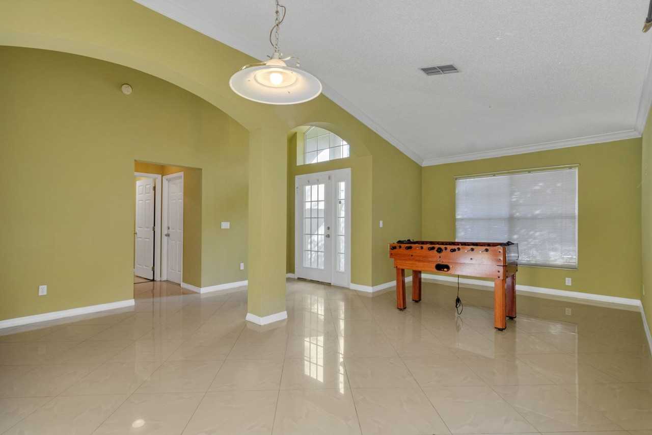 5604 Florence Harbor Dr - Photo 5 of 33