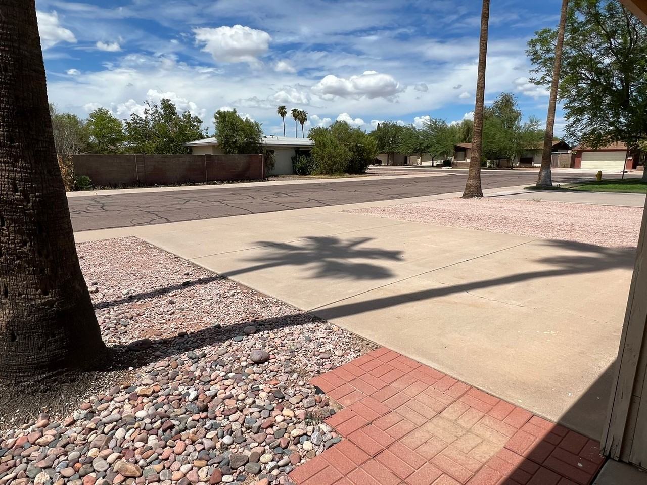 5811 S Hazelton Ln - Photo 3 of 25