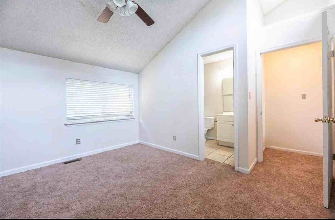 2400 Sandpiper St - Photo 2 of 7