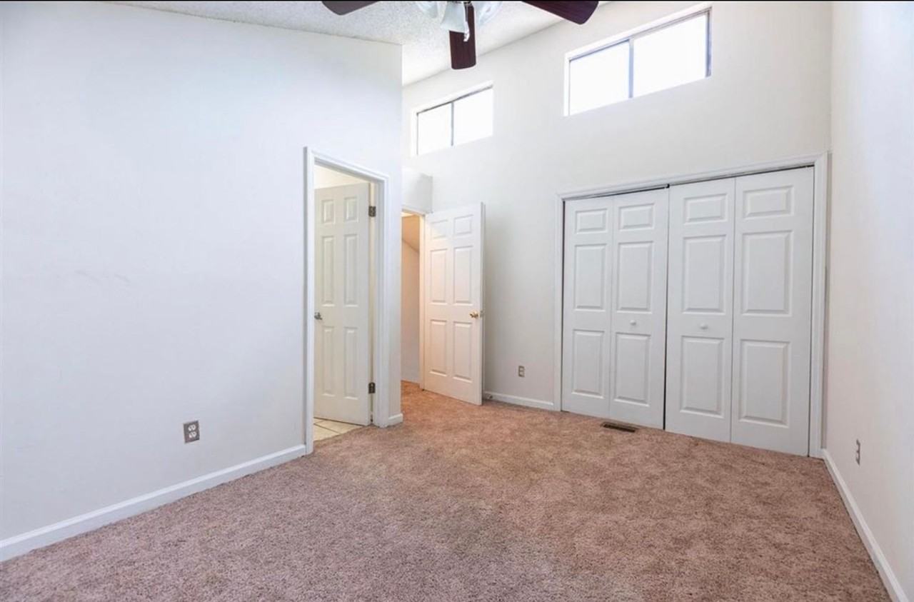 2400 Sandpiper St - Photo 4 of 7