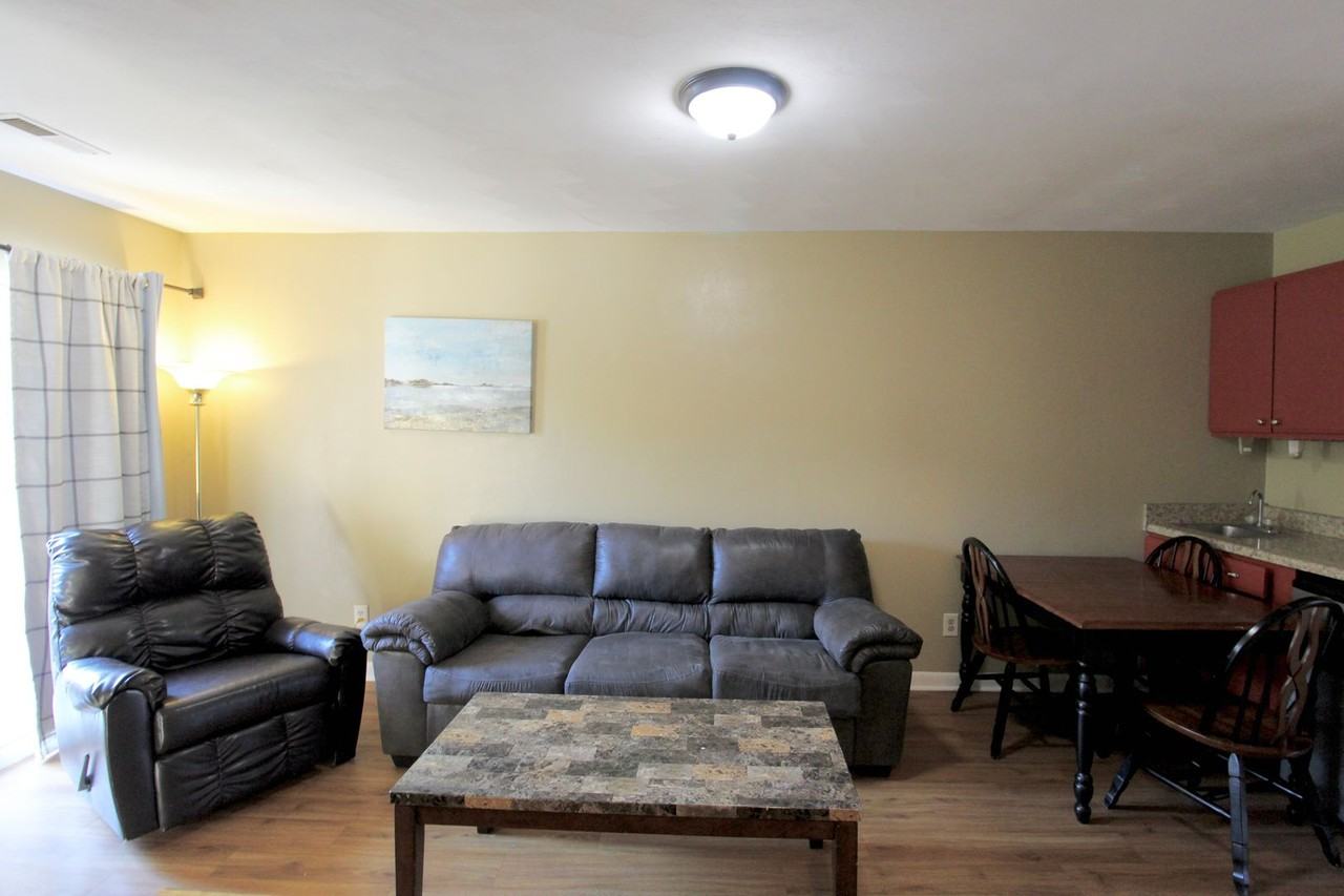 Camden Townhomes  1418 - Photo 3 of 43