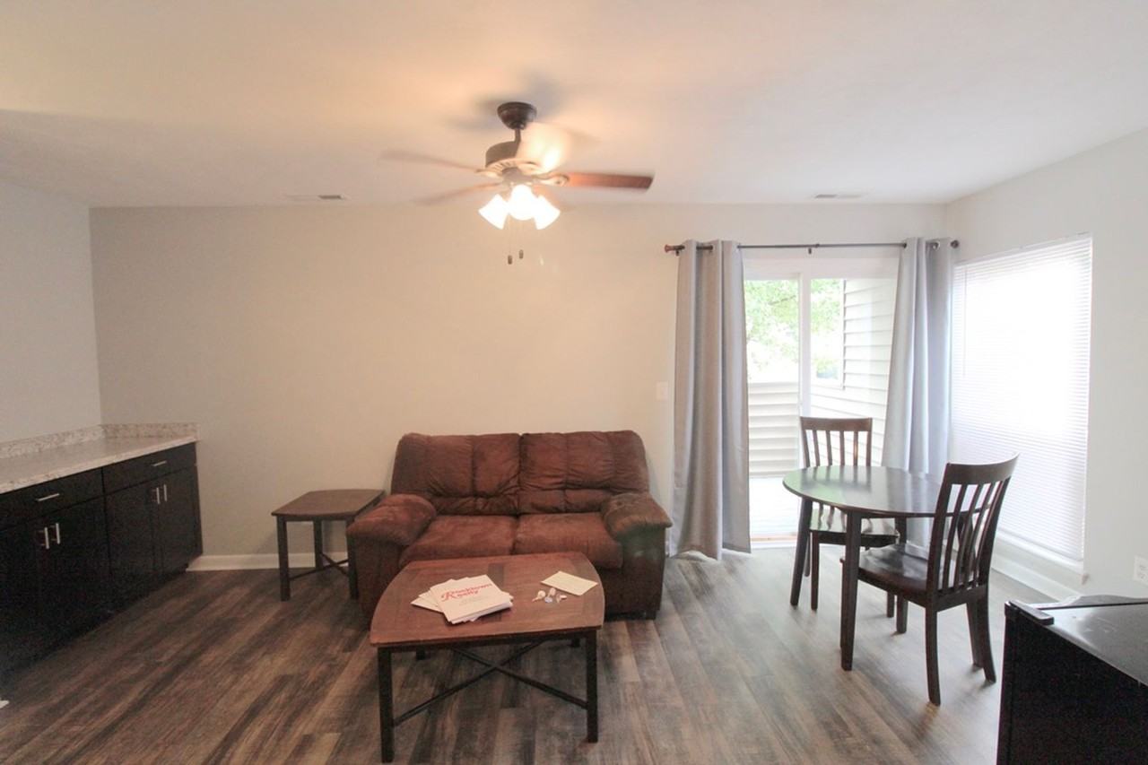 1384 Bradley Dr - Photo 5 of 29