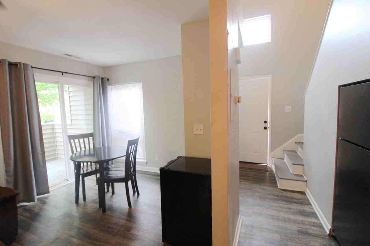 1384 Bradley Dr - Photo 6 of 29